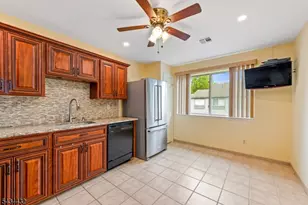 210 Drake Ln, Roxbury Township, NJ 07852 - Photo 6