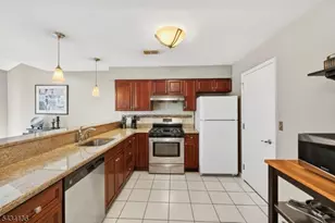 147 Picadilly Pl, Franklin Township, NJ 08873 - Photo 10