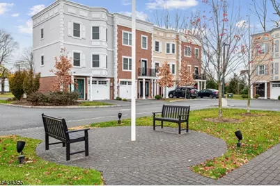 25 Stonybrook Cir #25, Fairfield Twp., NJ 07004 - Photo 4