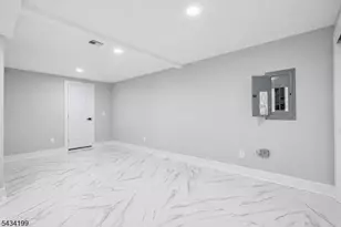 55 Long Hill Dr, Clifton, NJ 07013 - Photo 20