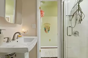 366 Maplewood Ave, Kenilworth, NJ 07033 - Photo 18