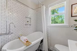 366 Maplewood Ave, Kenilworth, NJ 07033 - Photo 10