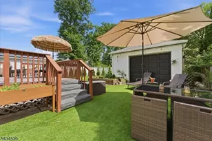 366 Maplewood Ave, Kenilworth, NJ 07033 - Photo 26