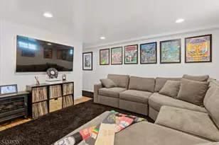 366 Maplewood Ave, Kenilworth, NJ 07033 - Photo 20
