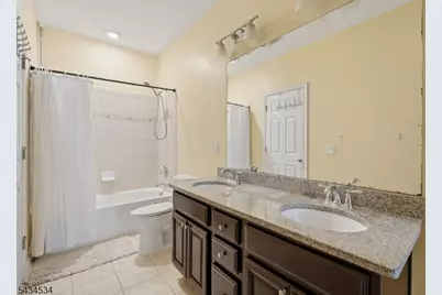 13 Dahlia Ln, Garfield, NJ 07646 - Photo 20