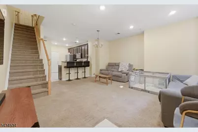 13 Dahlia Ln, Garfield, NJ 07646 - Photo 6