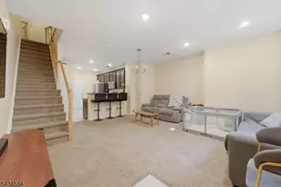 13 Dahlia Ln, Garfield, NJ 07646 - Photo 6