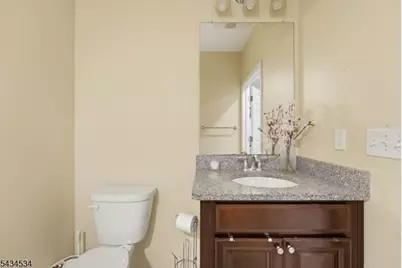 13 Dahlia Ln, Garfield, NJ 07646 - Photo 14
