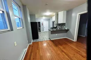 25 Maple Ave, Irvington, NJ 07111 - Photo 4