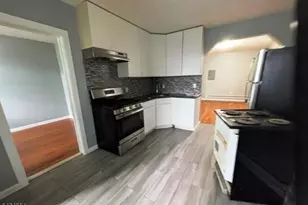 25 Maple Ave, Irvington, NJ 07111 - Photo 16