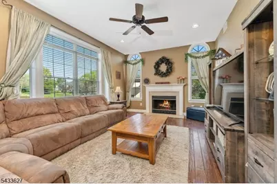15 Foxwood Ln, Lopatcong Township, NJ 08865 - Photo 18