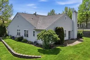 56 Kensington Cir, White Township, NJ 07823 - Photo 2
