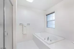 29 Heatherwood Ln, Bedminster Township, NJ 07921 - Photo 20