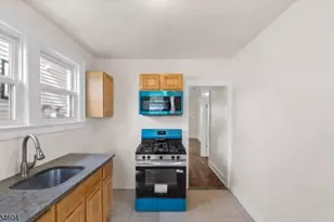 24 Irving Ave, Newark, NJ 07112 - Photo 10