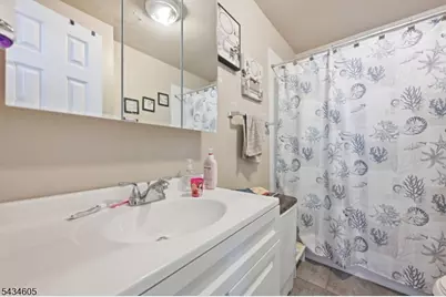 401 E 19th St, Paterson, NJ 07524 - Photo 18
