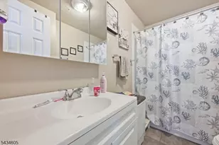 401 E 19th St, Paterson, NJ 07524 - Photo 18