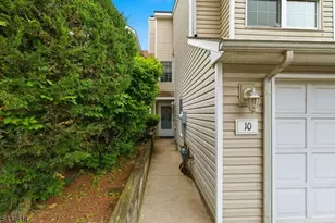 10 Leahy Ct, Franklin Township, NJ 08873 - Photo 4