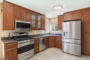 27 Country Lake Dr, Jefferson Township, NJ 07438 - Photo 10