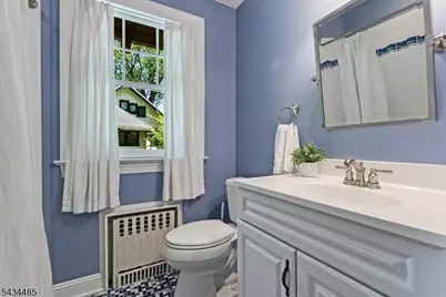 144 Park St, Montclair, NJ 07042 - Photo 32