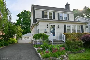 12 Van Dyke Pl, Summit, NJ 07901 - Photo 2