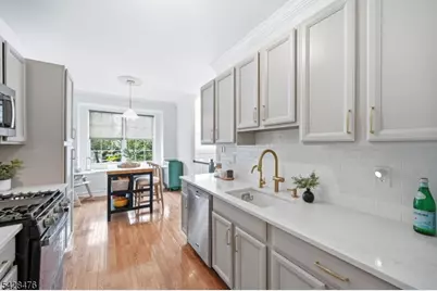 204 Swathmore Dr, Nutley, NJ 07110 - Photo 10