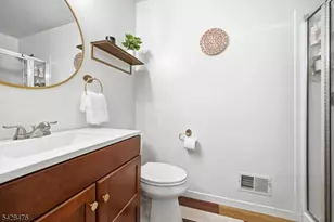 204 Swathmore Dr, Nutley, NJ 07110 - Photo 28