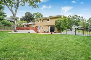 7 Kossuth Pl, Wayne, NJ 07470 - Photo 32