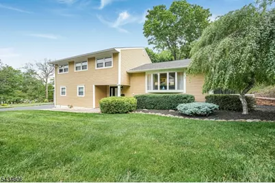 7 Kossuth Pl, Wayne, NJ 07470 - Photo 2