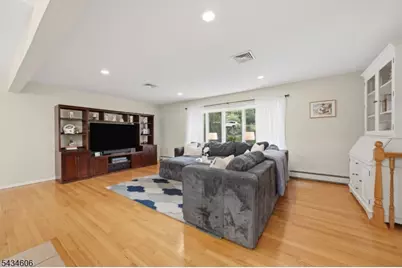 7 Kossuth Pl, Wayne, NJ 07470 - Photo 10