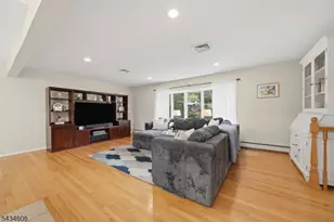 7 Kossuth Pl, Wayne, NJ 07470 - Photo 10