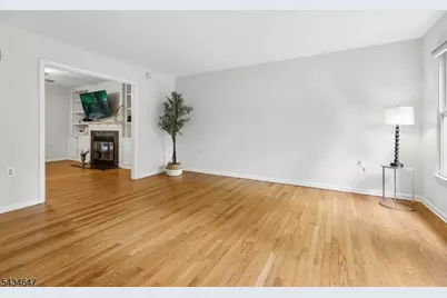 219 E Mountain Rd, Hillsborough Township, NJ 08844 - Photo 10