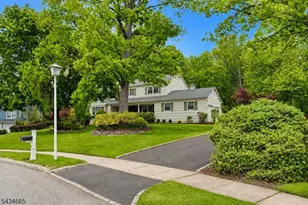 16 Beech Ct, Chatham Township, NJ 07928 - Photo 2