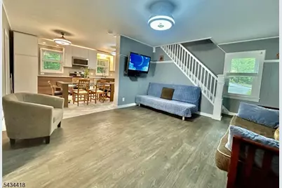 17 Highland Rd, Bloomingdale, NJ 07403 - Photo 12