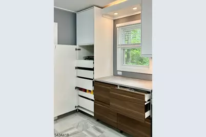 17 Highland Rd, Bloomingdale, NJ 07403 - Photo 10