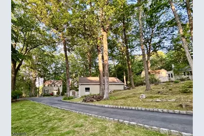 17 Highland Rd, Bloomingdale, NJ 07403 - Photo 6