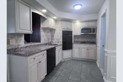 283 Orchard St #1B, Elmwood Park, NJ 07407 - Photo 4
