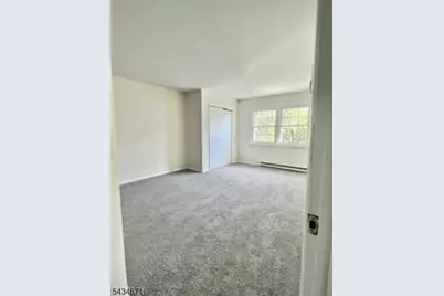283 Orchard St #1B, Elmwood Park, NJ 07407 - Photo 6