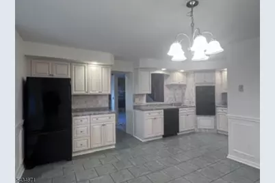 283 Orchard St #1B, Elmwood Park, NJ 07407 - Photo 2