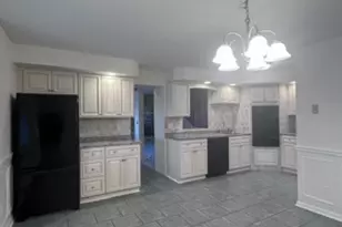 283 Orchard St, Elmwood Park, NJ 07407 - Photo 2