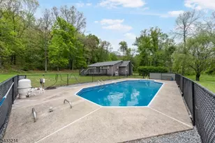 17 Carr Ln, Roxbury Township, NJ 07885 - Photo 16