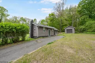 17 Carr Ln, Roxbury Township, NJ 07885 - Photo 2