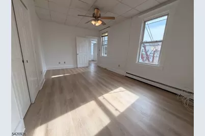 536 Lake Ave #4, Lyndhurst Township, NJ 07071 - Photo 4