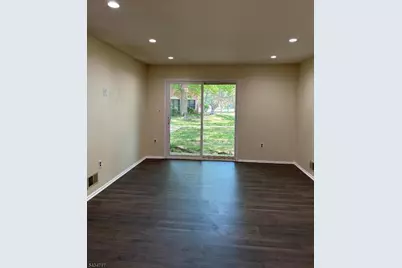 11 Crabapple Ln, Franklin Township, NJ 08823 - Photo 2