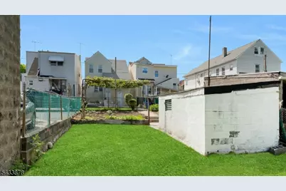 999 E 25th St, Paterson, NJ 07513 - Photo 24