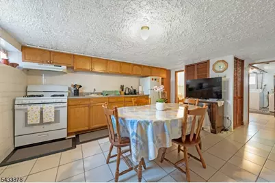 999 E 25th St, Paterson, NJ 07513 - Photo 16