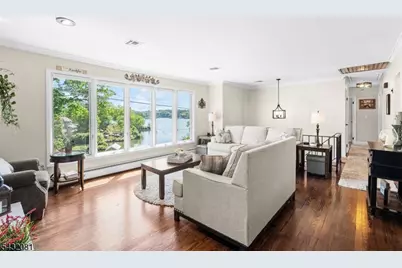 21 Skyline Dr, Hopatcong, NJ 07821 - Photo 10