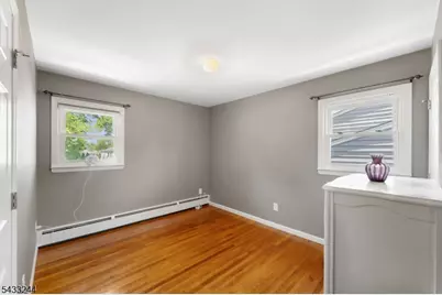 884 Peach Tree Rd, Union Township, NJ 07083 - Photo 16