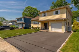 884 Peach Tree Rd, Union Township, NJ 07083 - Photo 2
