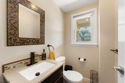 884 Peach Tree Rd, Union Township, NJ 07083 - Photo 12