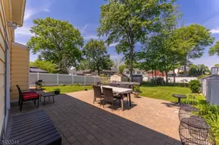 884 Peach Tree Rd, Union Township, NJ 07083 - Photo 22